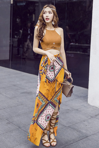 Актуален дамски комплект включващ топ и дълга пола