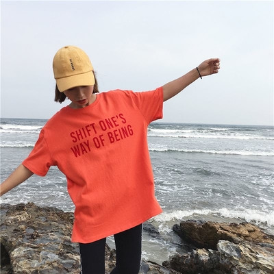 Υπερβολικό μοντέρνα t-shirt σε διάφορα χρώματα