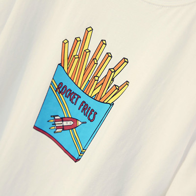 Καλοκαίρι κοντό μανίκι με πολύχρωμες κινούμενες εφαρμογές - Λευκό