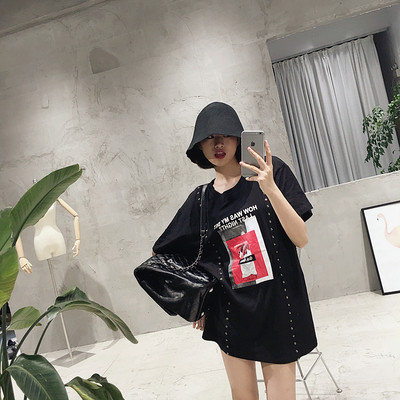 Много шикозна дамска тениска с ретро мотиви в два цвята