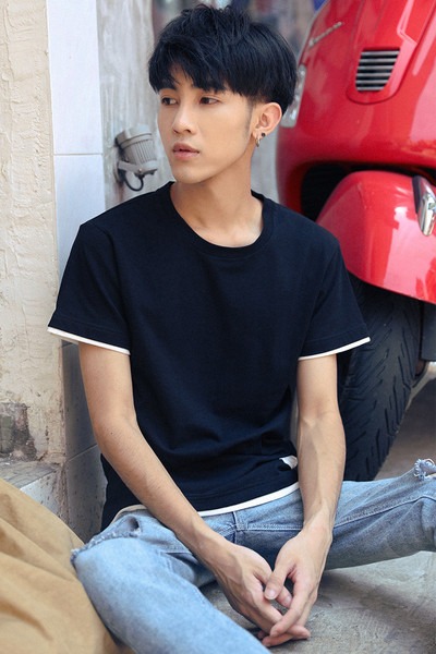 Спортно-елегантна мъжка тениска в два цвята