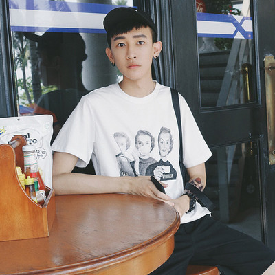 μακρύ T-shirt Σύγχρονη ανδρών με απλικέ