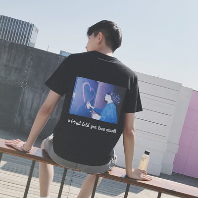 Екстравагантна мъжка тениска с апликация на гърба