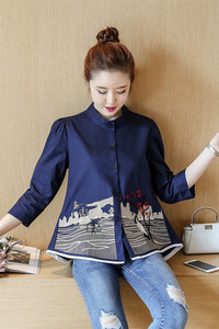 Страхотна дамска тъмносина риза с бродерия