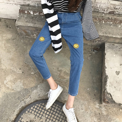 Μοντέρνα γυναικεία  κεντημένα τζιν