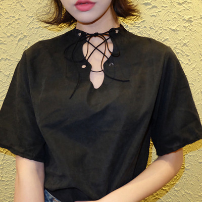 Черна дамска блуза с къс ръкав и връзки на врата