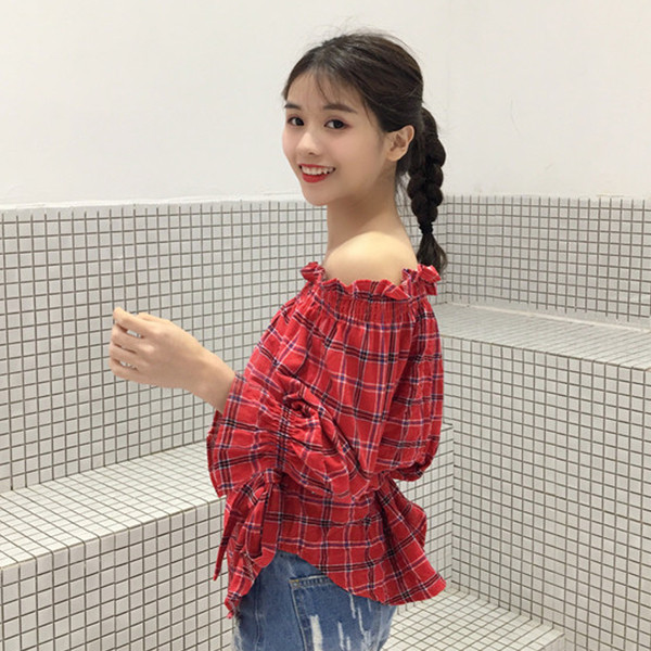 Страхотна дамска карирана блуза с паднало рамо и широк ръкав в два цвята