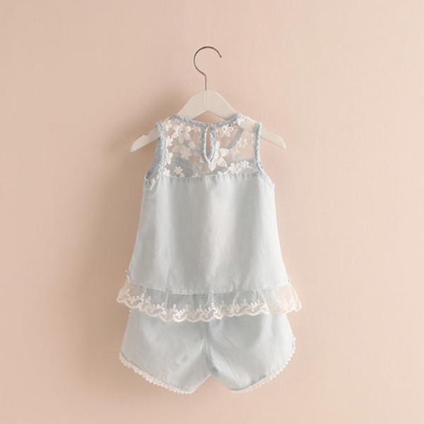 Много нежно комплектче от две части в светлосиньо