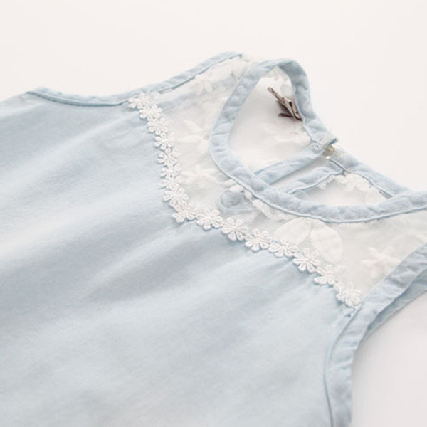 Много нежно комплектче от две части в светлосиньо