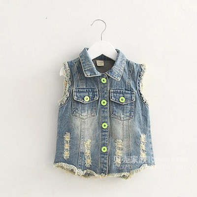 Страхотно дънково елече с апликация пеперуда на гърба