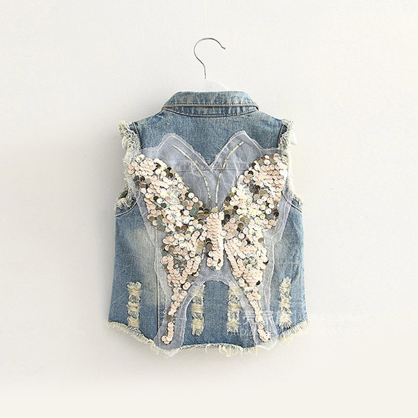 Страхотно дънково елече с апликация пеперуда на гърба