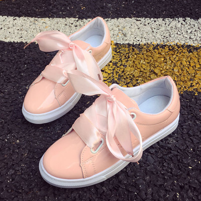 Υπέροχά λευκά casual παπούτσια με κορδέλα