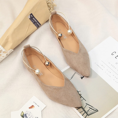 Πολύ όμορφα αθλητικά κομψά γυναικεία παπούτσια με μαργαριτάρι