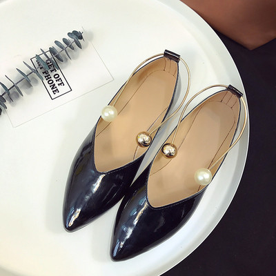 Πολύ όμορφα αθλητικά κομψά γυναικεία παπούτσια με μαργαριτάρι