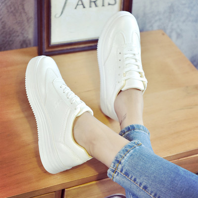 Γυναικεία παπούτσια με ψηλή πλατφόρμα