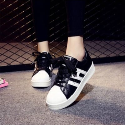 Φοβερά casual γυναικεία παπούτσια με ψηλά πέλματα