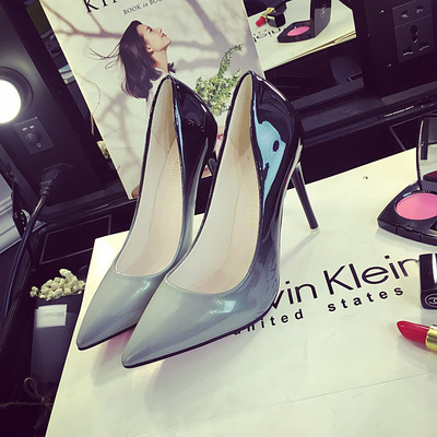 Βραδθνά  παπούτσια στο χρώμα με ψηλά τακούνια