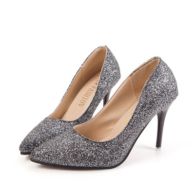 Πολύ όμορφα και πολύ κομψά  παπούτσια με glitter και τα ψηλά τακούνια