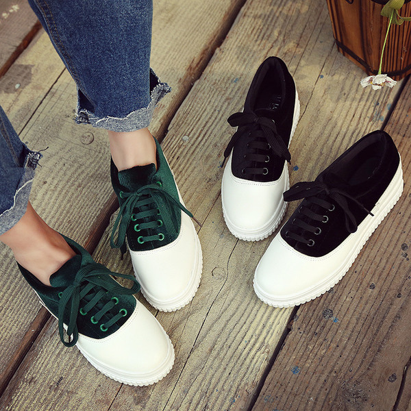 Ύπέροχα περιστασιακά γυναικεία πάνινα παπούτσια 