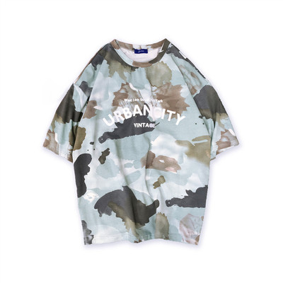 Ευρεία ανδρών T-shirt σε δύο χρώματα σε μοτίβα καμουφλάζ