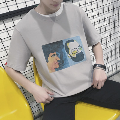 μεγάλη μπλούζα Οι άνδρες με κοντά μανίκια και απλικέ σε δύο χρώματα