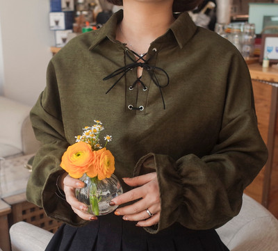 Страхотна ежедневна дамска кадифена блуза с връзки на яката в три цвята