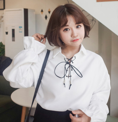 Страхотна ежедневна дамска кадифена блуза с връзки на яката в три цвята