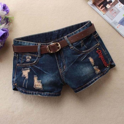 σορτς περικοπή των γυναικών σε μαύρο χρώμα