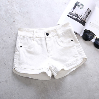 Страхотни дамски къси шорти в черно и бяло с ниска талия