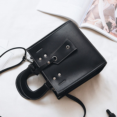 Γυναικείες τσάντες casual σε διάφορα χρώματα και κεντήματα της κερασιάς