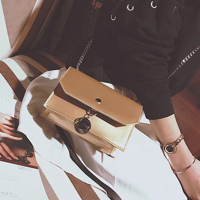 Много модерна вечерна дамска лачена чанта в четири цвята с дълга дръжка през рамо