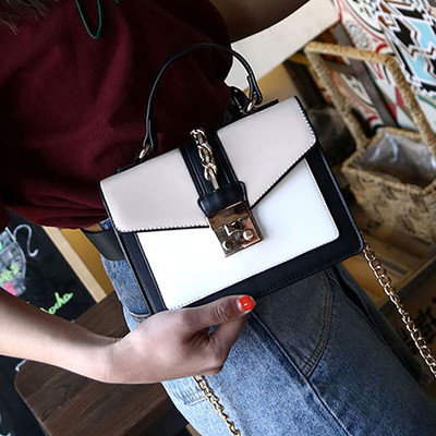 Δερμάτινη τσάντα με ιριδίζοντα χρώματα με μακρύ χερούλι