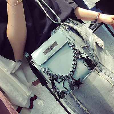 Δερμάτινη τσάντα με αλυσίδα και τα αστέρια και μακριά λαβή