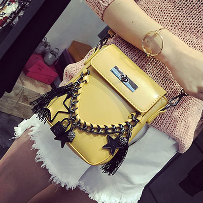 Δερμάτινη τσάντα με αλυσίδα και τα αστέρια και μακριά λαβή