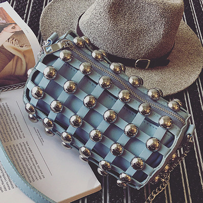 Уникална дамска чанта с дълга дръжка през рамо и железни мъниста