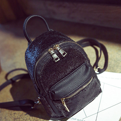 Γυναικείο σακίδιο που καλύπτονται από πούλιες σε τέσσερα διαφορετικά χρώματα