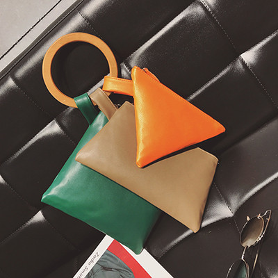 Оригинална дамска ръчна чанта с ринг и отделни подразделения подходяща за ежедневието