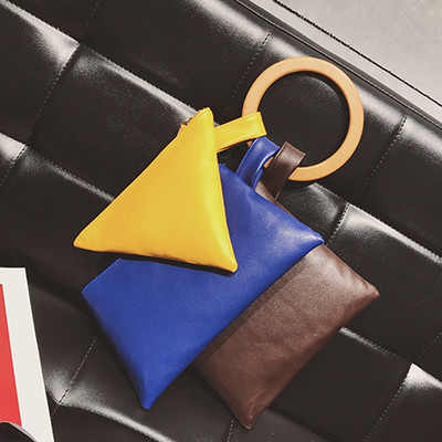 Оригинална дамска ръчна чанта с ринг и отделни подразделения подходяща за ежедневието