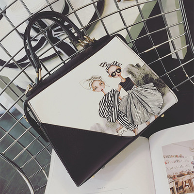 Дамска ръчна чанта с дълга дръжка за през рамо в два различни цвята