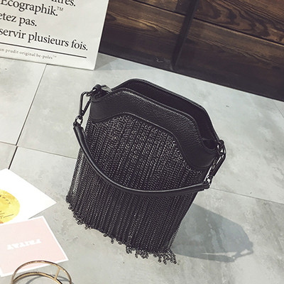 Μεγάλη κυρίες δερμάτινη τσάντα με κρόσσια