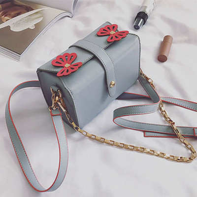 καθημερινή μίνι χαρτοφύλακα Οι γυναίκες με μακριά λαβή και πεταλούδες