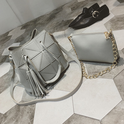 Стилен модел дамска пролетна чанта от изкуствена кожа с пискюли