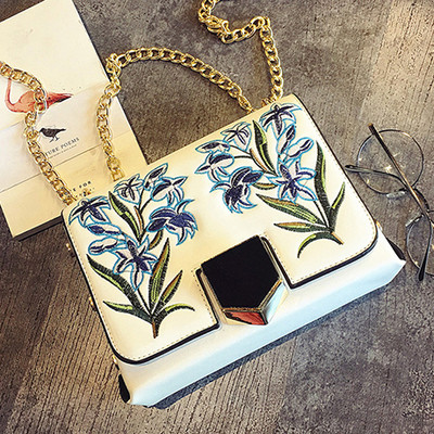 Μοναδική μικρή τσάντα με χρυσό ώμο λουράκι ώμου