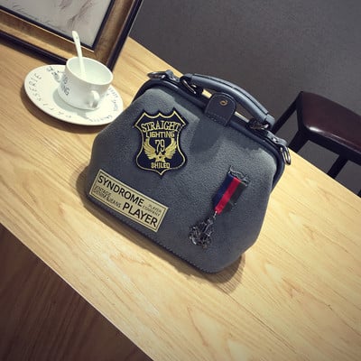 Εξαιρετική γυναικεία τσάντα, κατάλληλη για όλες τις εποχές με ενδιαφέροντα στοιχεία