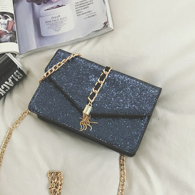 Уникална дамска вечерна чанта цялата в брокат с дълга дръжка