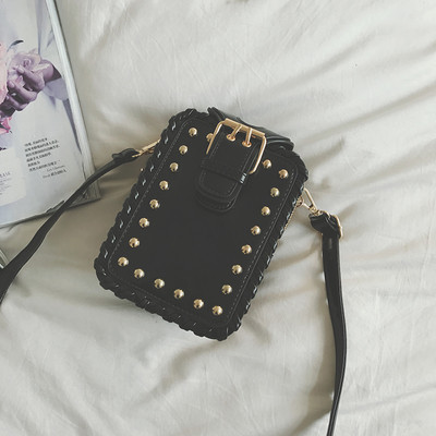 Страхотна дамска мини чантичка с перли тип портфейлче и дълга дръжка