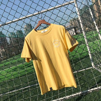 Μεγάλη ανδρών T-shirts σε έξι διαφορετικά χρώματα