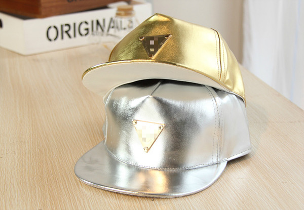 Страхотна сребриста дамска шапка с козирка