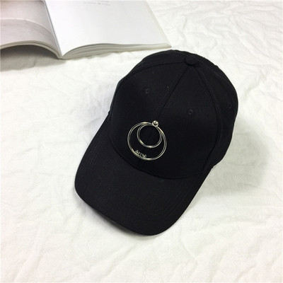 Страхотна дамска шапка с козирка в два цвята