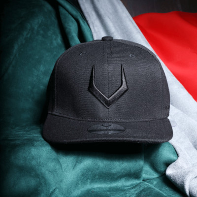 Μεγάλη unisex καπέλο με ένα ευθύ χείλος